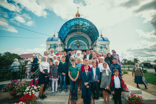 В Неделю 10-ю по Пятидесятнице митрополит Феофан совершил Литургию в Петропавловском храме города Кукмор