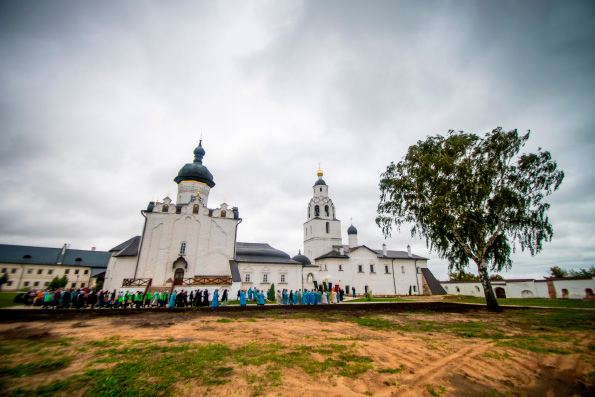 В праздник Успения Богородицы митрополит Феофан совершил великое освящение восстановленного Успенского собора Свияжского монастыря