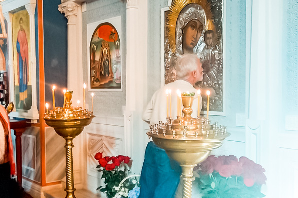 Перед мироточащей в Москве Казанской иконой Богородицы весь октябрь будут служить акафисты