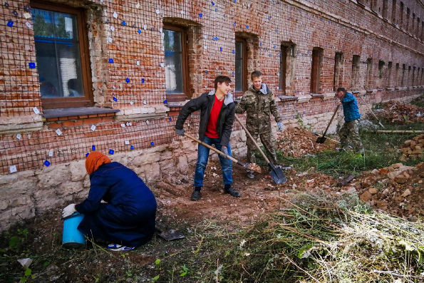 Набережночелнинские верующие совершили трудническую поездку в Елабужский Казанско-Богородицкий монастырь