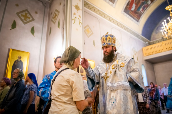 В канун Недели 12-й по Пятидесятнице викарий Казанской епархии совершил всенощное бдение на подворье священномученика Кирилла Казанского
