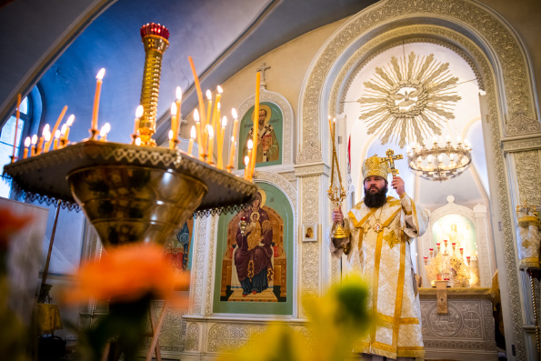 В Александро-Невском храме Казани встретили престольный праздник