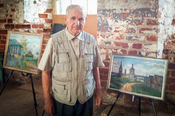 В старинной церкви поселка Змиево Чистопольского района прошла выставка, посвященная православным храмам