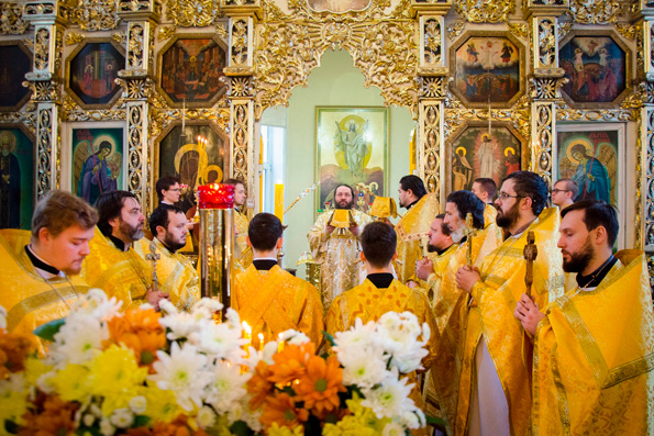 Престольные торжества состоялись в Казанской духовной школе