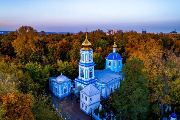 Епископ Иннокентий возглавил престольные торжества в храме Ярославских чудотворцев