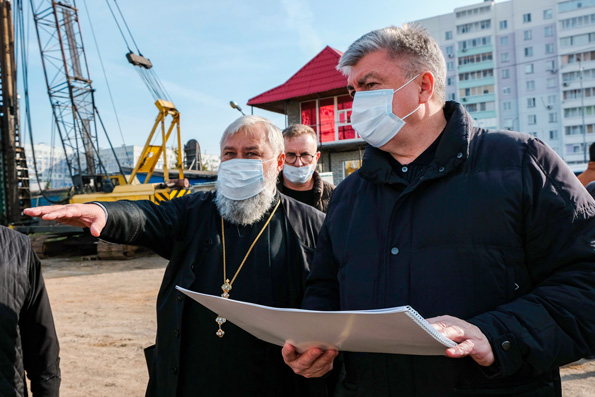 Мэр Набережных Челнов посетил строительную площадку православной гимназии