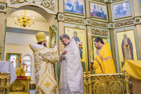 Епископ Елабужский Иннокентий совершил священническую хиротонию