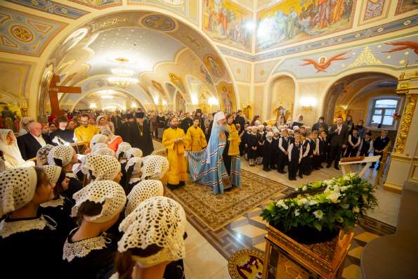 В Неделю святых праотец митрополит Кирилл совершил Литургию в Духосошественском храме Казани