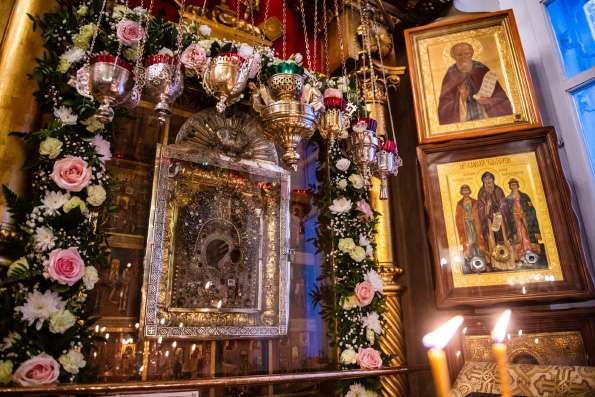 Распоряжение митрополита Кирилла об обязательном пении тропаря Казанской иконе Богородицы на Литургии во всех храмах Казанской епархии