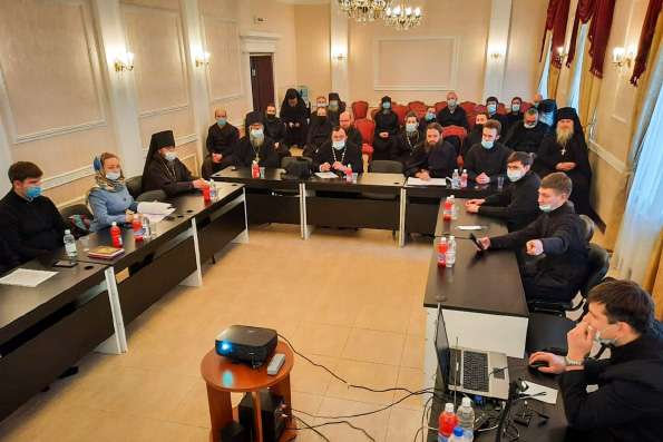 В Раифском монастыре прошел круглый стол, посвященный монашескому служению