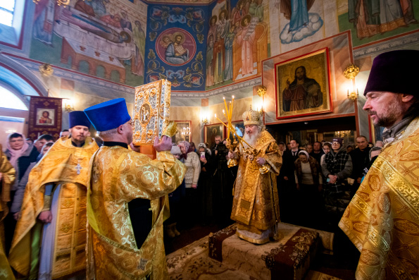 В Неделю о Страшном Суде митрополит Феофан совершил Литургию в храме преподобной Ксении города Мамадыш