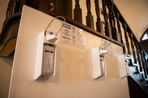 В Казанско-Богородицком монастыре установили дозаторы для дезинфекции рук