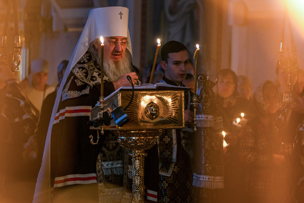 В четверг первой седмицы Великого поста митрополит Феофан совершил чтение канона преподобного Андрея Критского в Духосошественском храме Казани