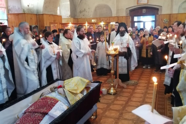 В Богоявленском храме села Анатыш состоялось отпевание протоиерея Александра Маслова