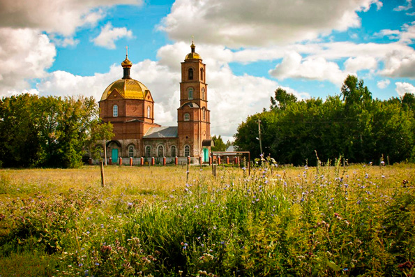 Троицкий храм села Чистопольские Выселки отметил 20-летие со дня возобновления богослужебной жизни