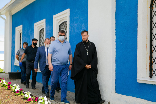 Покровский храм Тюлячей посетил министр транспорта и дорожного хозяйства РТ Ленар Сафин