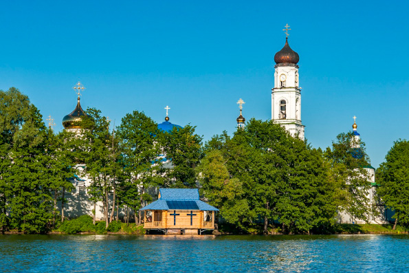 Купальня на Раифском озере готовится к открытию