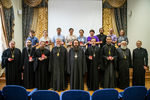 Представителей Казанской епархии наградили памятным знаком «100 лет образования Татарской АССР»
