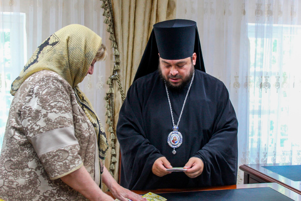 Управляющий Чистопольской епархией встретился с праправнучкой церковного мецената Дмитрия Стахеева