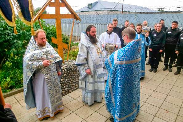 Епископ Иннокентий совершил Литургию в храме Рождества Пресвятой Богородицы в Исправительной колонии № 5