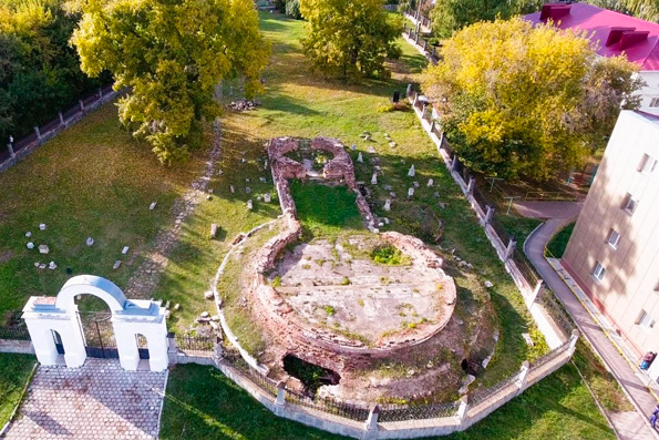 В Елабуге на месте разрушенной Троицкой церкви возрождается приходская жизнь