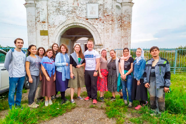Православная молодежь Казани оказала помощь в восстановлении Никольского храма в селе Державино