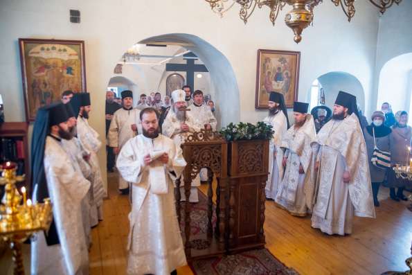 В праздник Собора Крестителя Господня митрополит Кирилл совершил Литургию в Иоанно-Предтеченском монастыре Казани