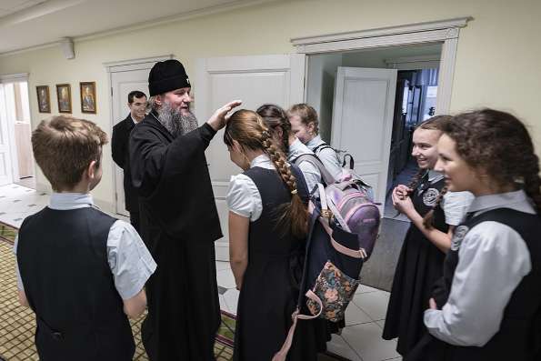 Митрополит Екатеринбургский Евгений посетил православную гимназию Казани