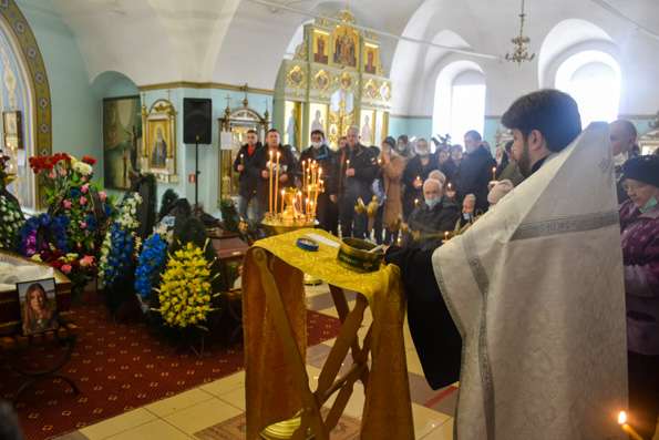 В Никольском соборе Мензелинска совершено отпевание пилота и пассажира самолета L-410