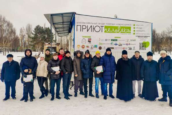 Епископ Елабужский Иннокентий посетил открытие пункта помощи нуждающимся в Набережных Челнах