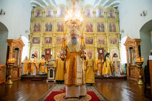 В день памяти равноапостольного Кирилла, учителя Словенского, митрополит Кирилл совершил Литургию в Троицком соборе города Буинска