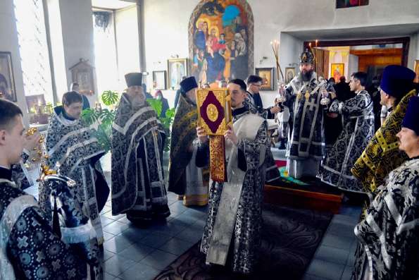 Викарий Казанской епархии совершил Литургию в храме Владимирской иконы Божией Матери села Бетьки