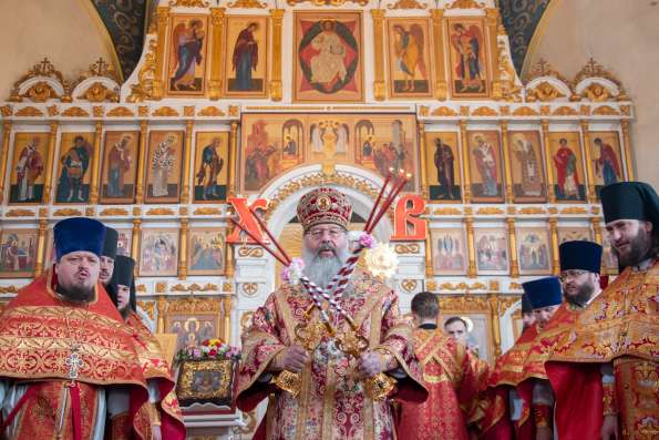 Митрополит Кирилл возглавил престольный праздник храма в честь иконы Божией Матери «Живоносный Источник» в посёлке Савиново