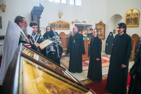 В Великий вторник митрополит Кирилл совершил Литургию и иноческий постриг в Свияжском монастыре