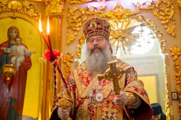 В понедельник Светлой седмицы митрополит Кирилл совершил Литургию в Иоанно-Предтеченском храме села Ключищи