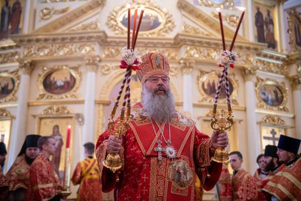 В Светлую субботу митрополит Кирилл совершил Литургию в Богородицком монастыре Казани