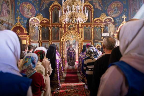 Митрополит Кирилл совершил Литургию в храме преподобной Ксении в Мамадыше