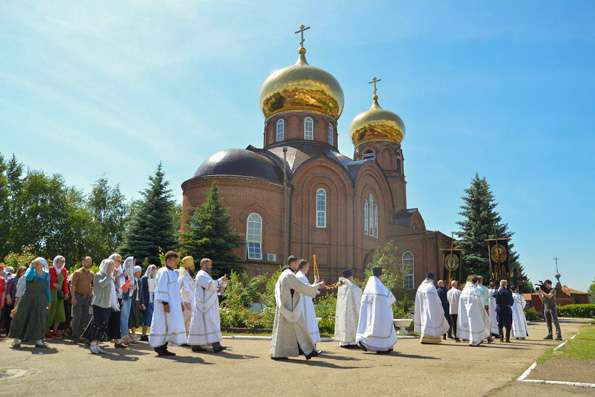 В Вознесенском соборе Набережных Челнов прошли престольные торжества