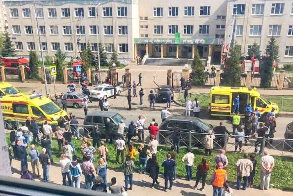 Митрополит Кирилл молится о погибших и пострадавших в школе №175 города Казани