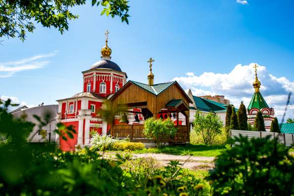 В Казани в память о погибших школьниках и учителях прозвучал колокольный звон