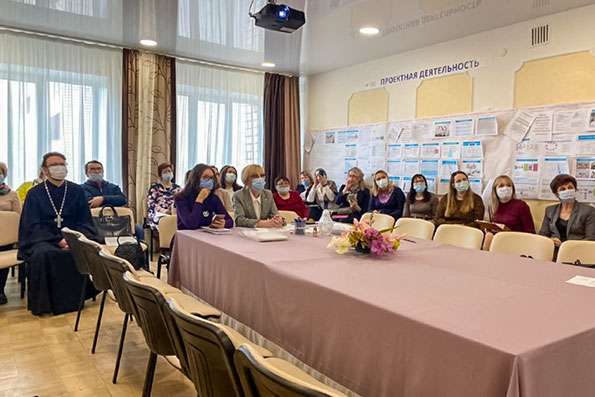 Руководитель центра «Умиление» приняла участие в круглом столе, посвященном вопросам профилактики абортов