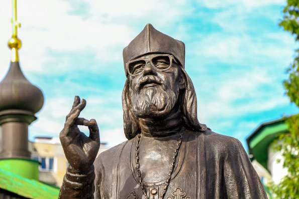 В Орле открыли первый в России памятник архимандриту Иоанну (Крестьянкину)