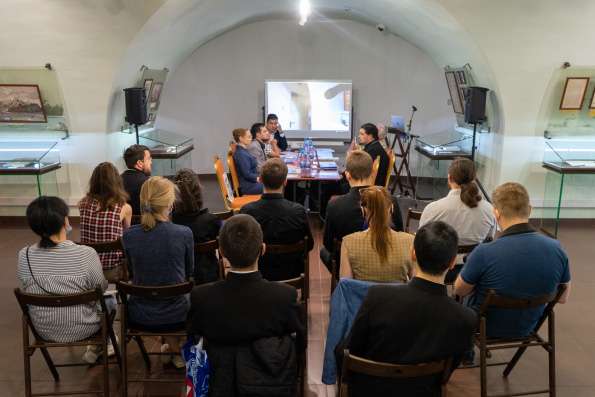 В Благовещенском соборе Казани состоялся круглый стол «Киевский князь Александр Невский — святой Русской Православной Церкви»