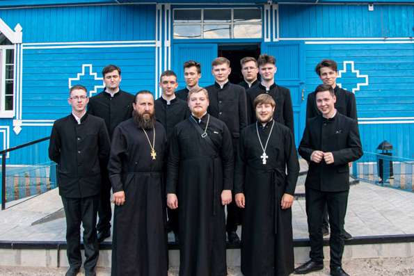 Студенты Казанской духовной семинарии посетили храм мученика Авраамия Болгарского и осмотрели достопримечательности Болгара