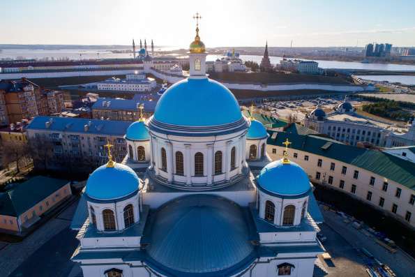 Церковь не собирается закрывать храмы в нерабочие дни