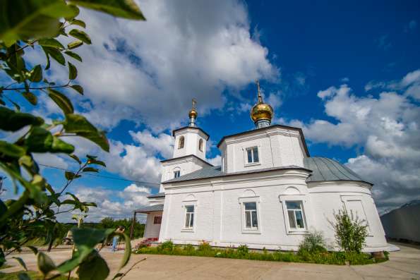 В Неделю 3-ю по Пятидесятнице митрополит Кирилл освятил Тихвинский придел Никольского храма в селе Пановка