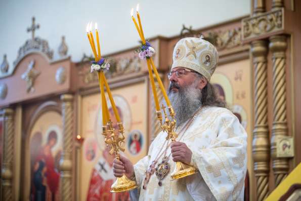 В предпразднство Успения Богородицы митрополит Кирилл совершил Литургию в Успенском храме в Дербышках