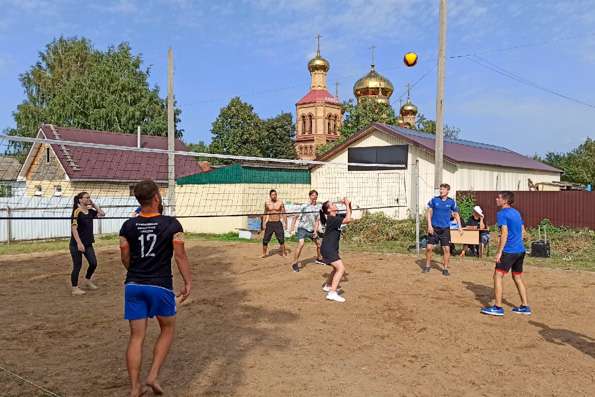 В поселке Алексеевское состоялся волейбольный турнир среди православной молодёжи Чистопольской епархии