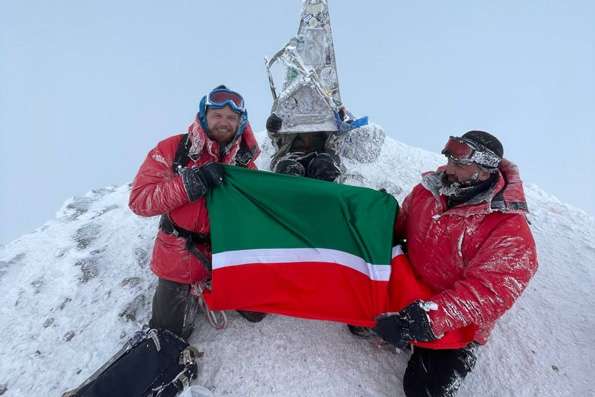 Священники Казанской епархии и представители Духовного управления мусульман РТ совершили восхождение на Эльбрус