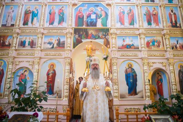 В день памяти святителя Тихона Амафунтского митрополит Кирилл совершил Литургию в Богоявленском храме села Киять